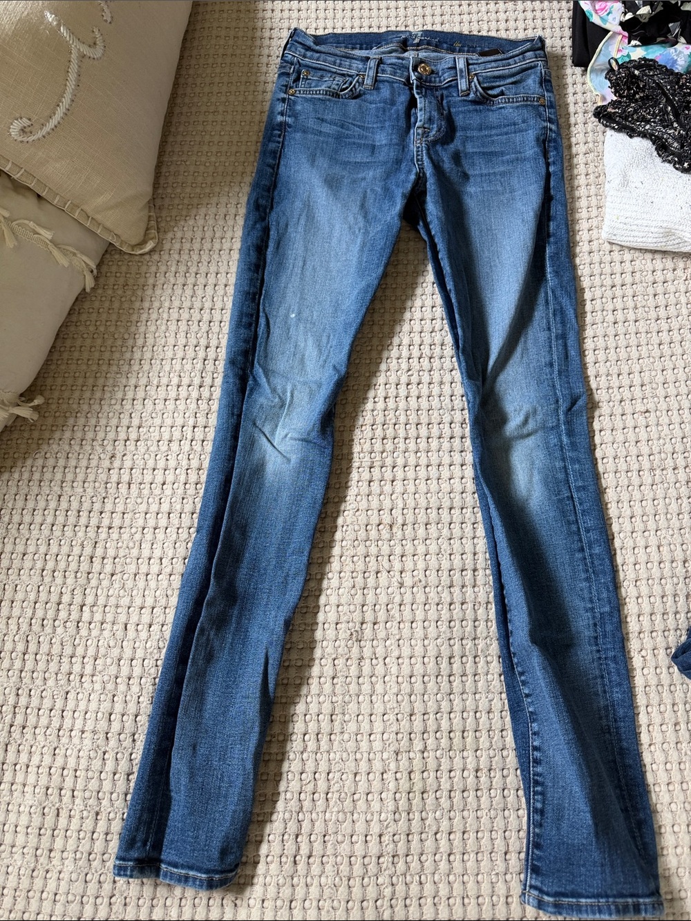 7 For All Mankind Skinny Jeans in Medium Blue Wash